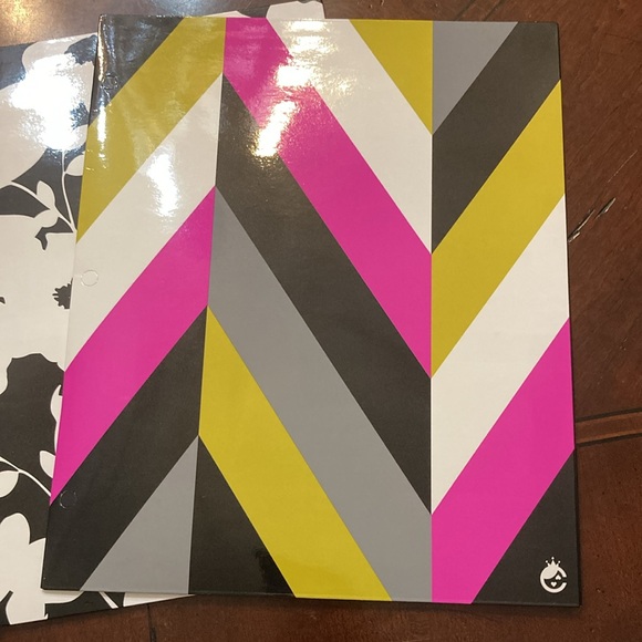 Set of three, “The Fashionista Collection folders and pack of three file folders - Picture 8 of 11